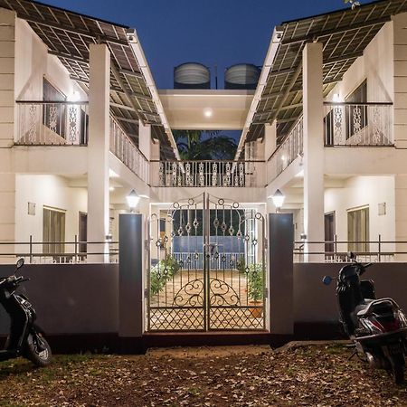 Marine Studios By Le Pension Stays Marmagao Esterno foto