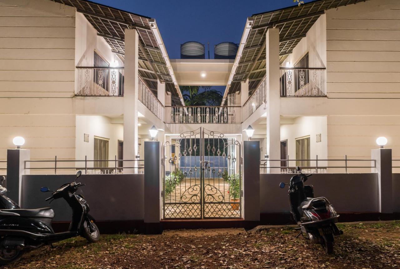 Marine Studios By Le Pension Stays Marmagao Esterno foto
